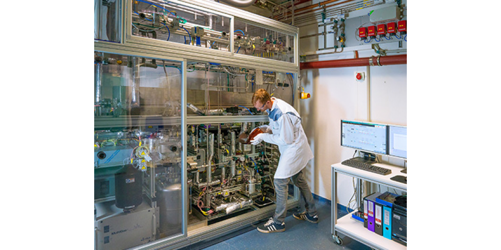 Test rig for steady-state and dynamic tests on particulate filters and catalytic converters
